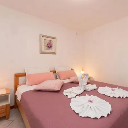 Apartment Dinko