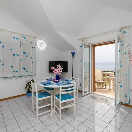 Dinko Apartment *