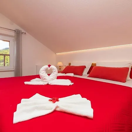 Apartment Dinko *